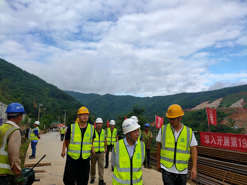 1592891478728376.jpg 檢查6#承臺(tái).jpg