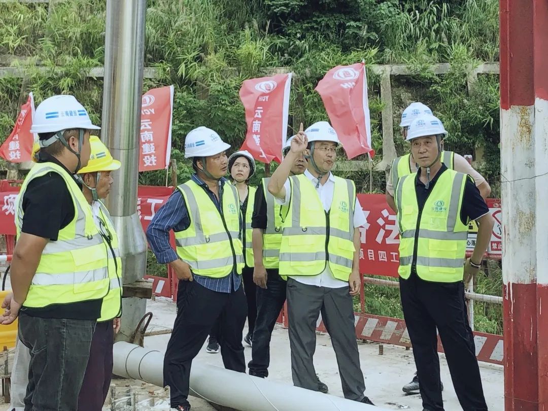 金光祥帶隊到景洪神秘谷大橋項(xiàng)目檢查指導(dǎo).jpg