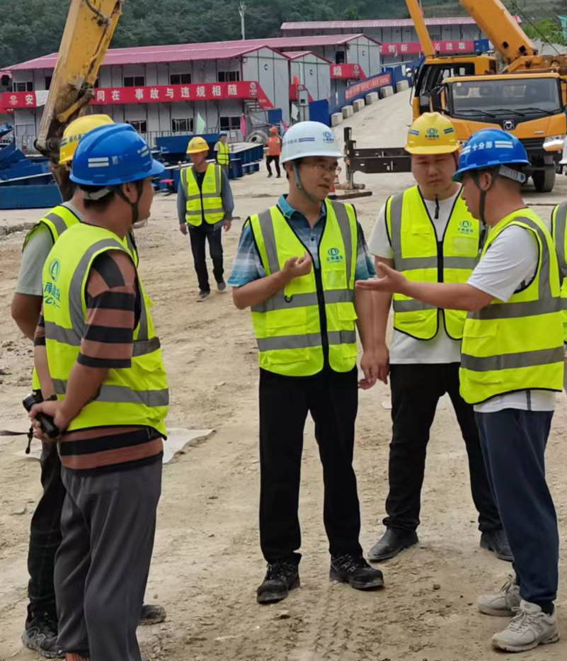 李光正到那興項目檢查指導(dǎo).png